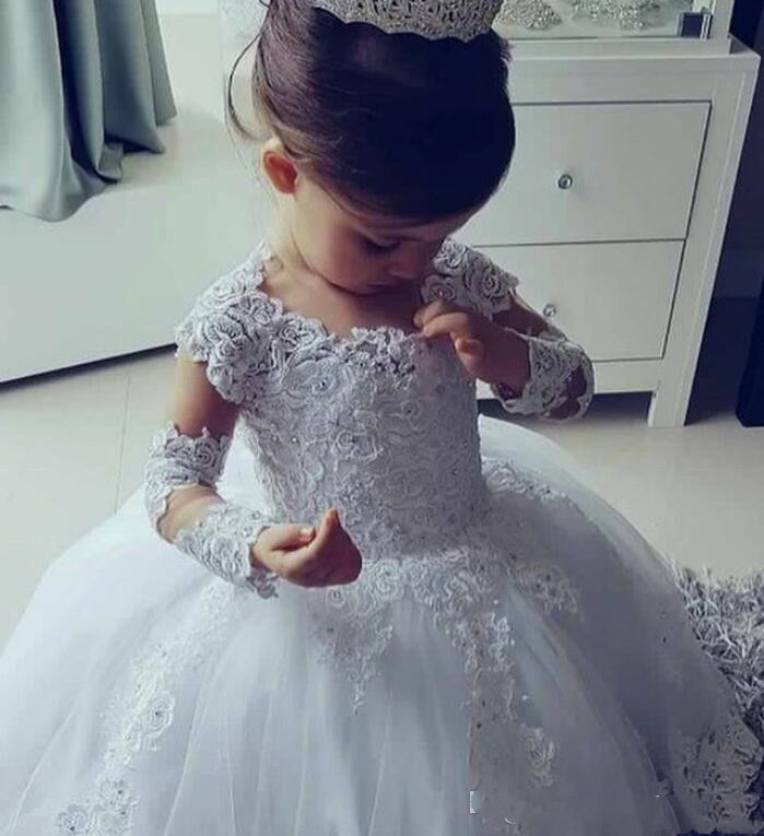 2020 Cute Jewel Neck Lace Flower Girls Dresses Long Sleeves Tulle Lace Beaded First Communion Dresses Girls Pageant Gowns With Cover Button