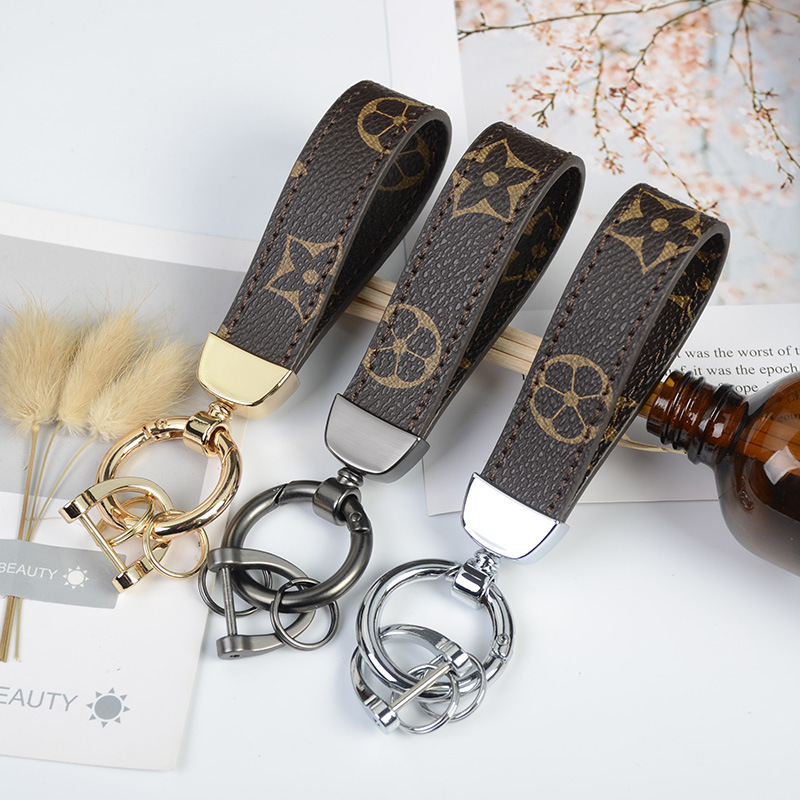 Luxury Key Buckle Fashion Designer Keychain Brand Handmade Brand Car Leather Keychain Mens Woman Bag Charm Pendant Accessories New Arrive