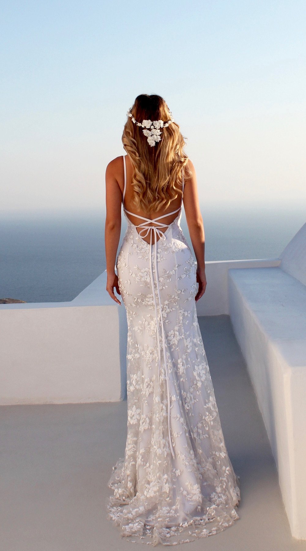 Romantic White Mermaid Dresses Spaghetti Straps Lace Appliques Beaded Wedding Dress With Sweep Train Backless Bridal Gowns