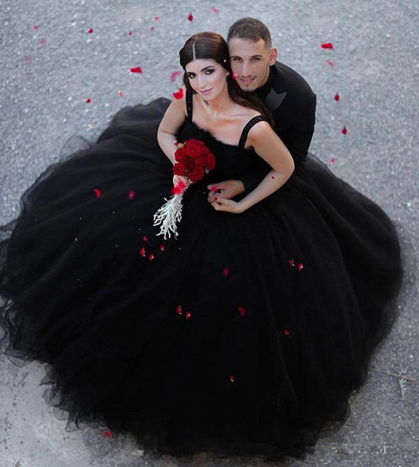 Black Ball Gown Weeding Dresses Sexy Spaghetti Tulle Bridal Gowns Plus Size Puffy Backless Sweep Train Wedding Dress 156 0510