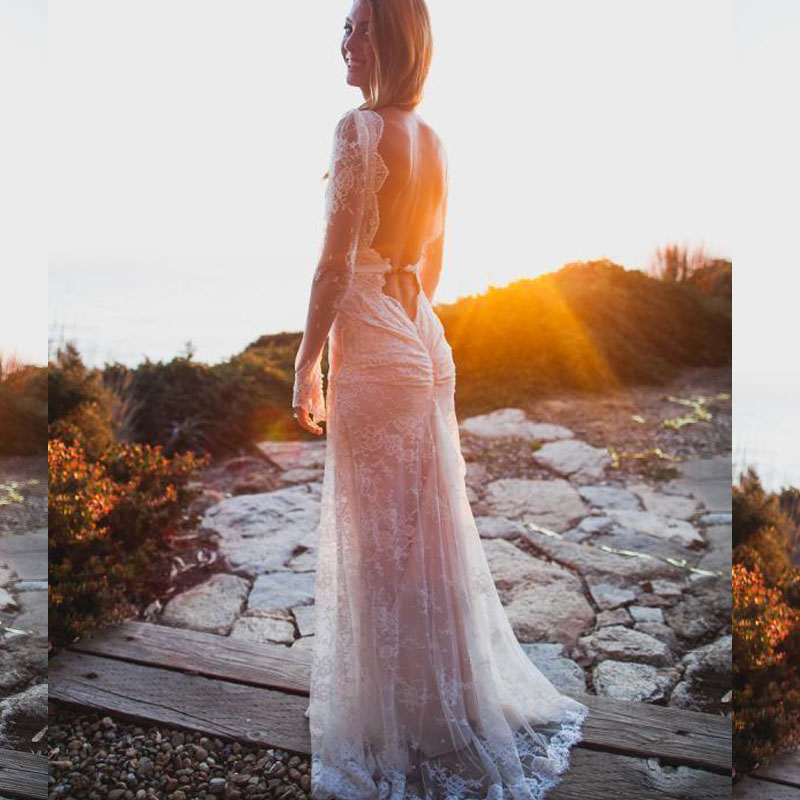 Country Spring Bohemian Wedding Dresses With Long Sleeves Plunging Neck Sexy Open Back Lace Beach Boho Bridal Party Gowns