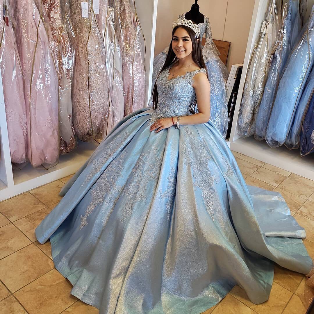 Lace Beaded Vintage Sexy Quinceanera Prom Dresses V-neck Ball Gown Satin Evening Party Sweet 16 Dress ZJ110