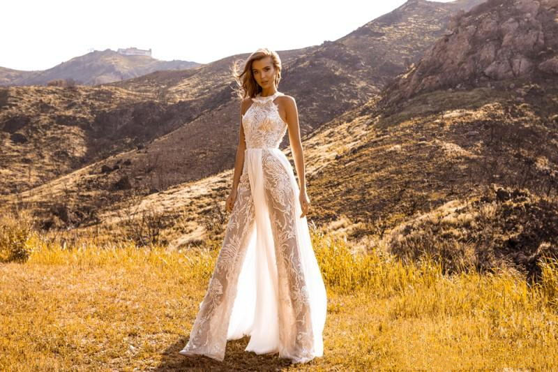 Beach Country Jumpsuits Wedding Dresses Sexy Jewel Neck Sleeveless Lace Appliqued Bridal Gowns Custom Made