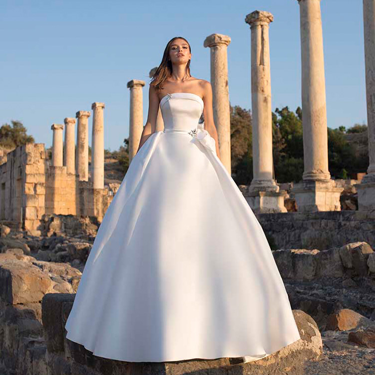 Charming Satin Ball Gown Wedding Dresses Plus Size Sexy Strapless Sleeveless Bow Bridal Gowns Puffy Floor Length Wedding Dress, Fuchsia
Charming Satin Ball Gown Wedding Dresses Plus Size Sexy Strapless Sleeveless Bow Bridal Gowns Puffy Floor Length Wedding Dress, Fuchsia