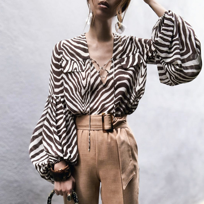 Summer 2019 Zebra stripe printed women blouse shirt Bell long sleeve female top shirt Elegant v neck lace up ladies blouse, Brown
Summer 2019 Zebra stripe printed women blouse shirt Bell long sleeve female top shirt Elegant v neck lace up ladies blouse, Brown
