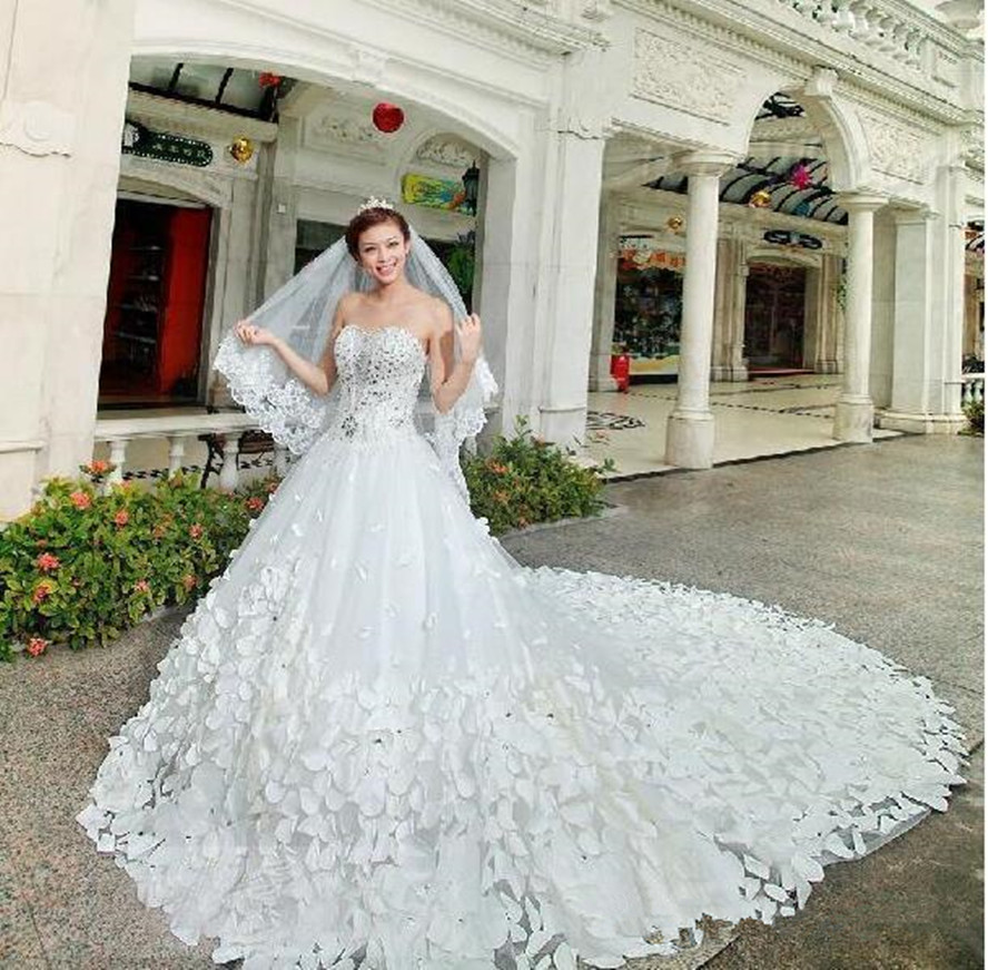 Sweetheart Beaded Bling Bling Rhinestones Applique Flower A-line Cathedral Train Pretty Bridal Gowns Vintage Wedding Dresses 2020 New
