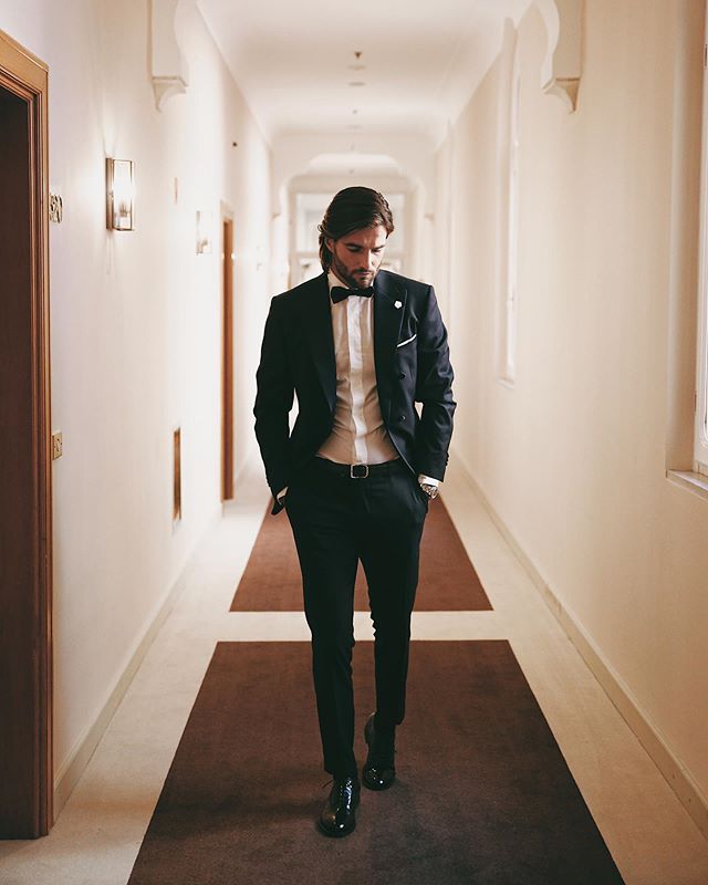 Handsome Groom Wedding Tuxedos Peaked Lapel Slim Fit Double Breasted Groomsmen Wear Formal Party Prom Men Suit Blazer(Jacket+Pants)