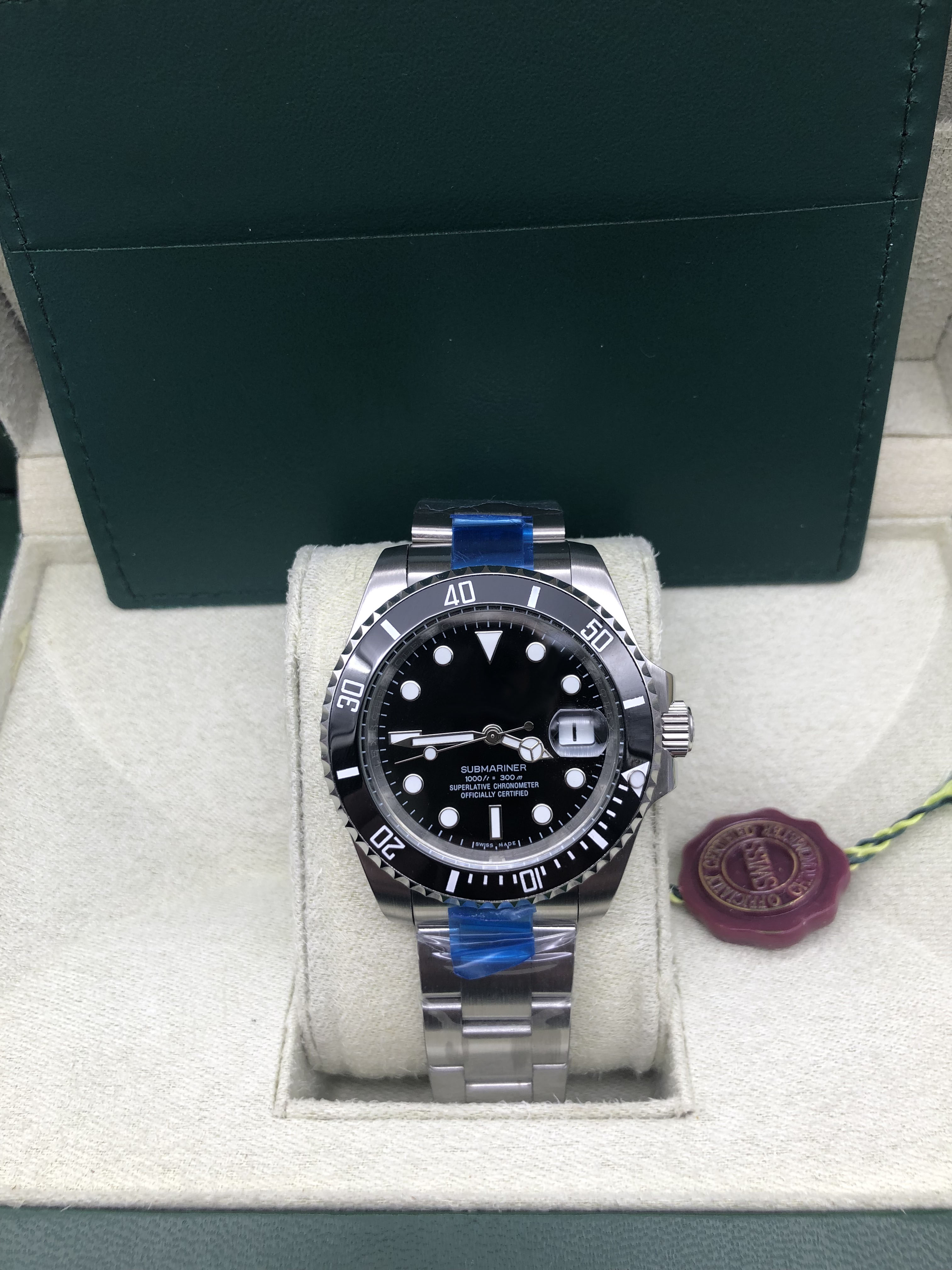 40MM Automatic Silver Stainless Steel Bracelet Date Mens Watches black Dial With A Ceramic Top Ring Luminous Hands Dot Hour Markers, Style 1 with original box
40MM Automatic Silver Stainless Steel Bracelet Date Mens Watches black Dial With A Ceramic Top Ring Luminous Hands Dot Hour Markers, Style 1 with original box