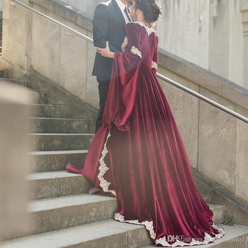 Saudi Arabic Kaftan Evening Dresses With Long Sleeves Burgundy Middle East Design A Line Velvet Prom Dresses Fitted Muslim Party Gowns 2019