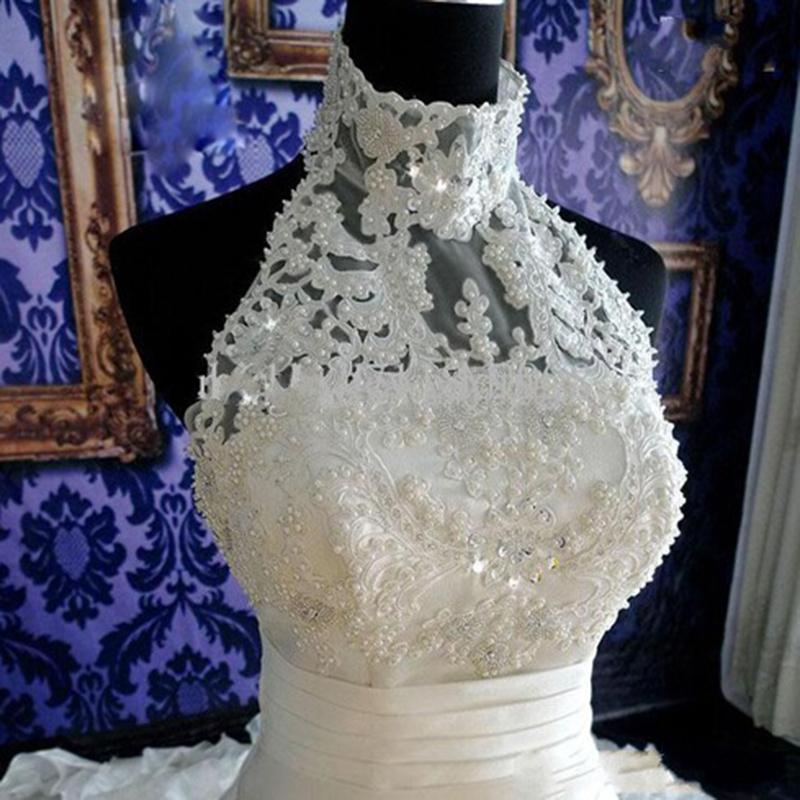 Luxury White Weding Dresses Lace Ball Gown Bridal Gowns With Lace Applique Beads Halter Neck Sleeveless Wedding Gowns