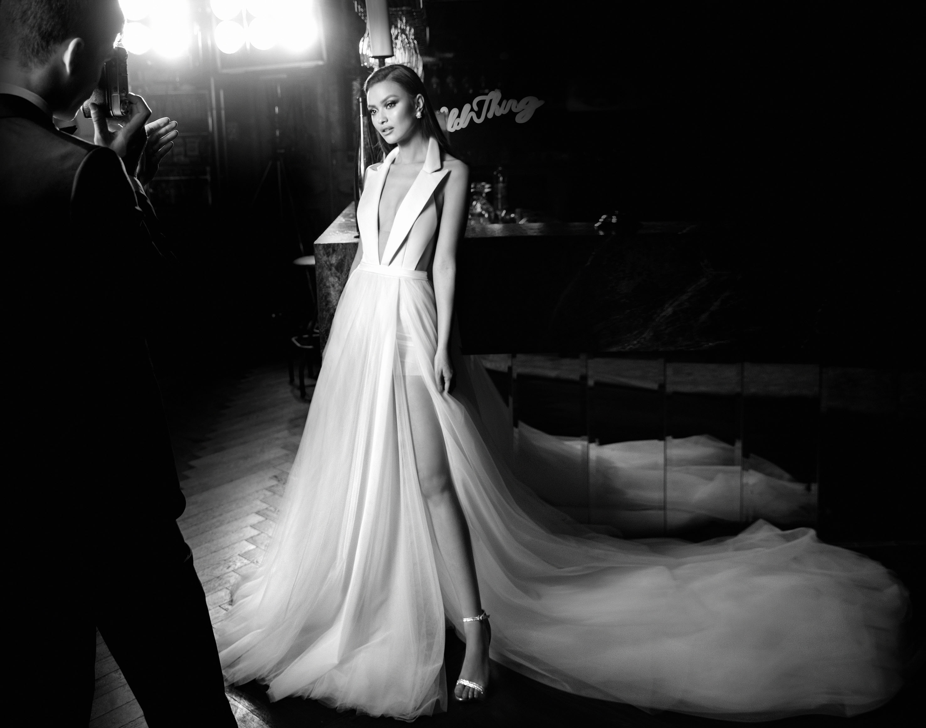 Elihav Sasson Wedding Dresses 2019 Deep V Neck Sleeveless Tulle Beach Wedding Dress Thigh High Slits Backless Vestido De Novia