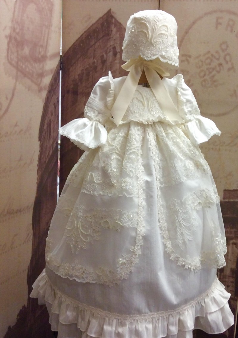 2020 First Communication Dress Long Sleeves Christening Gowns For Baby Girls Lace Appliqued Pearls Baptism Dresses with Bonnet