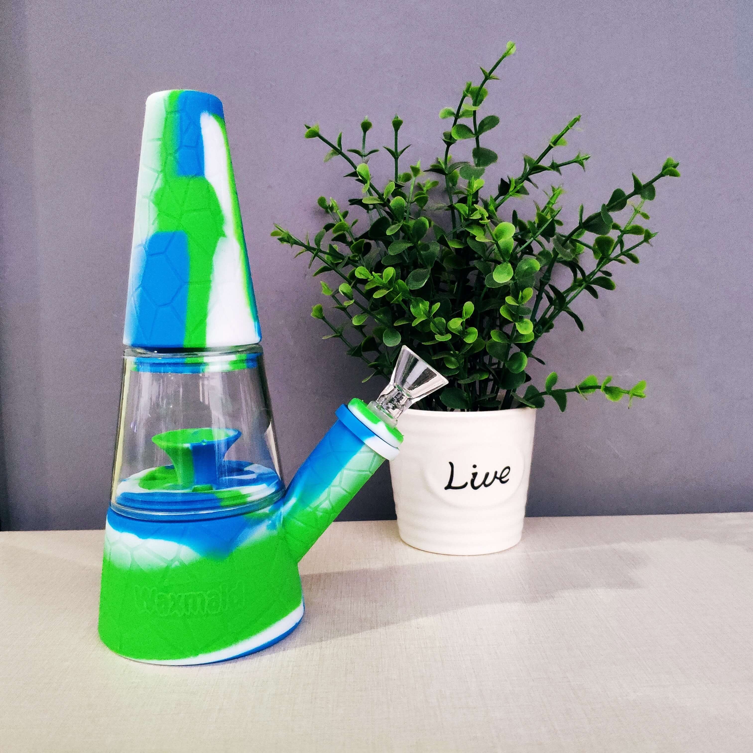 Waxmaid retail 7.87 inches silicone glass bong hookah smoking dab rigs oil burner six mixed colors ship from US local warehouse
Waxmaid retail 7.87 inches silicone glass bong hookah smoking dab rigs oil burner six mixed colors ship from US local warehouse