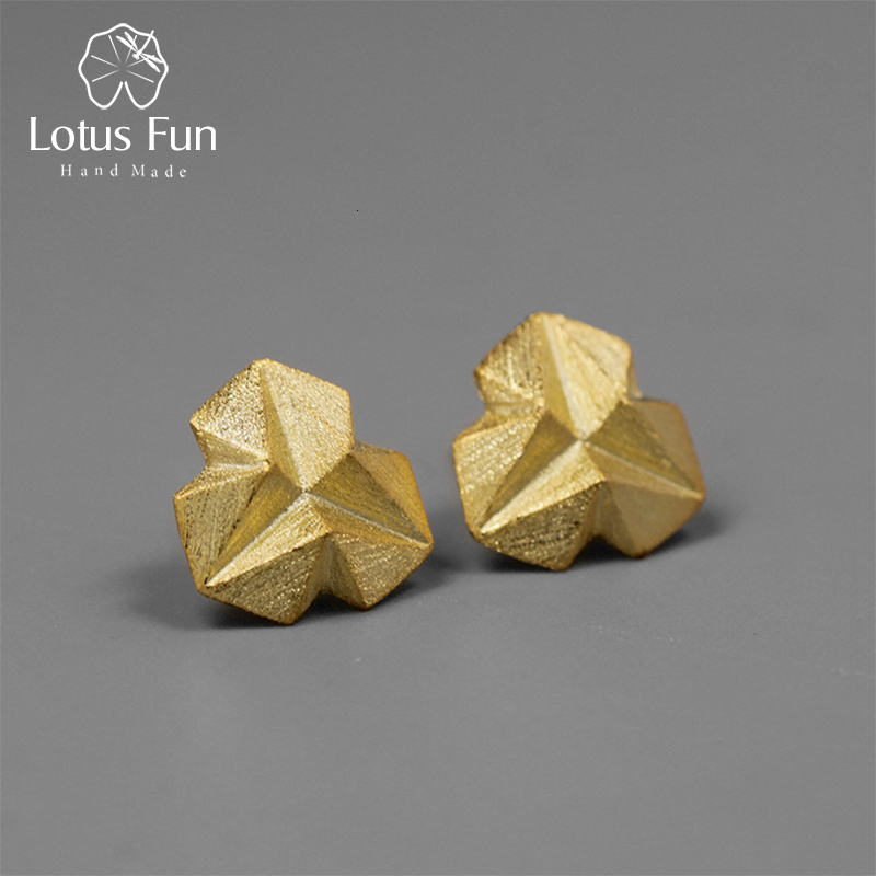 Lotus Fun Real 925 Sterling Silver Handmade Fine Jewelry Minimalism Style Stereoscopic Triangle Stud Earrings for Women Brincos CJ191210 
Lotus Fun Real 925 Sterling Silver Handmade Fine Jewelry Minimalism Style Stereoscopic Triangle Stud Earrings for Women Brincos CJ191210