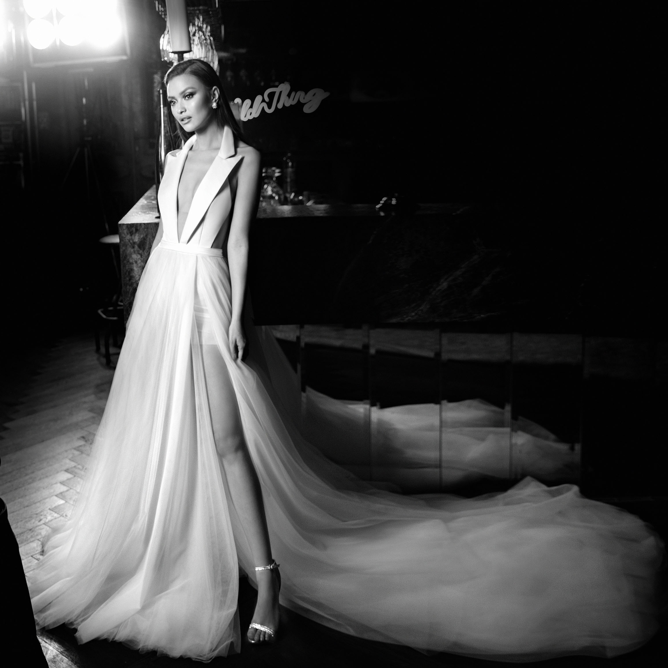 Elihav Sasson Wedding Dresses 2019 Deep V Neck Sleeveless Tulle Beach Wedding Dress Thigh High Slits Backless Vestido De Novia