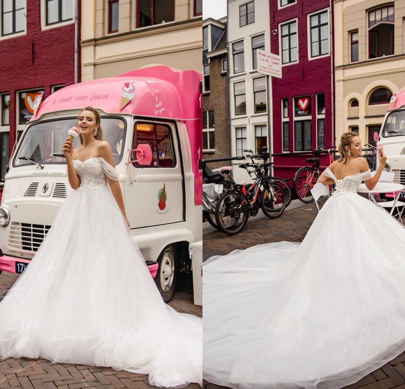 2019 Lace A Line Wedding Dresses Off The Shoulder Sweep Train Vestidos De Novia Bohemian Country Wedding Dress Plus Size Bridal Gowns, Burgundy
2019 Lace A Line Wedding Dresses Off The Shoulder Sweep Train Vestidos De Novia Bohemian Country Wedding Dress Plus Size Bridal Gowns, Burgundy