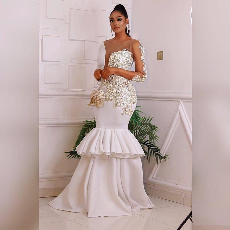 White Long Sleeve Mermaid Evening Party Dresses 2020 Gold Lace Applique Sheer Neck African Cut Side Occasion Prom Gowns Abendkleider