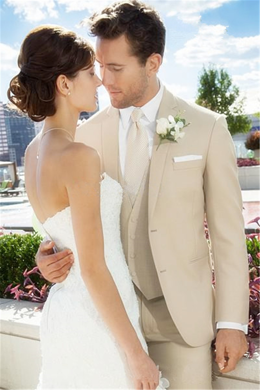 Beige Groom Tuxedos For Wedding Notch Lapel Two Buttons Best Man Groomsmen Suits Prom Suits (Jacket+Pants+Vest+Tie)