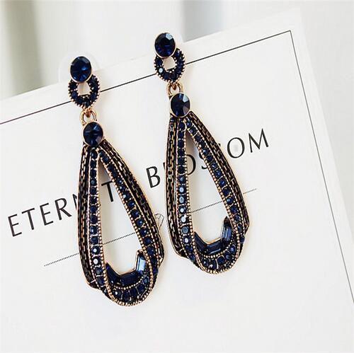 Exaggerated Blue Crystal Lace Golden Metal Chain Dangle Earrings Women Personality Statement Drop Earrings Christmas Gift GB370
Exaggerated Blue Crystal Lace Golden Metal Chain Dangle Earrings Women Personality Statement Drop Earrings Christmas Gift GB370