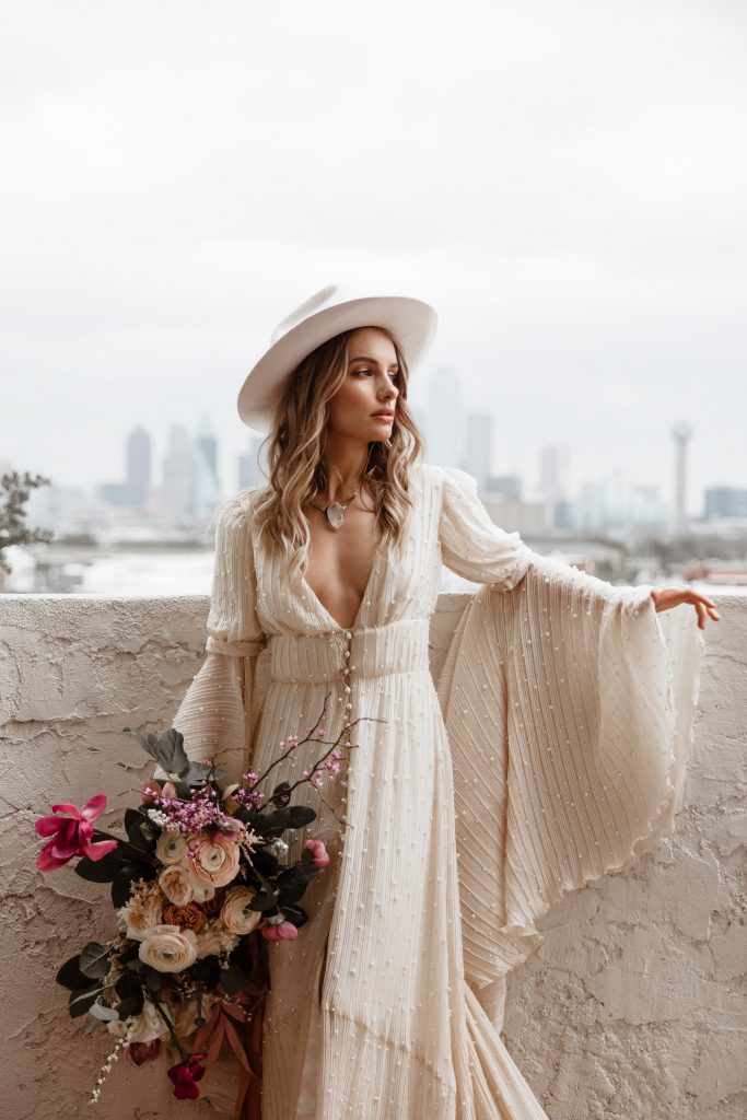 Bohemian Wedding Dresses V Neck Sweep Train Front Split Pearls Long Sleeve Bridal Gowns Custom Made Vintage Wedding Dress Boho Style