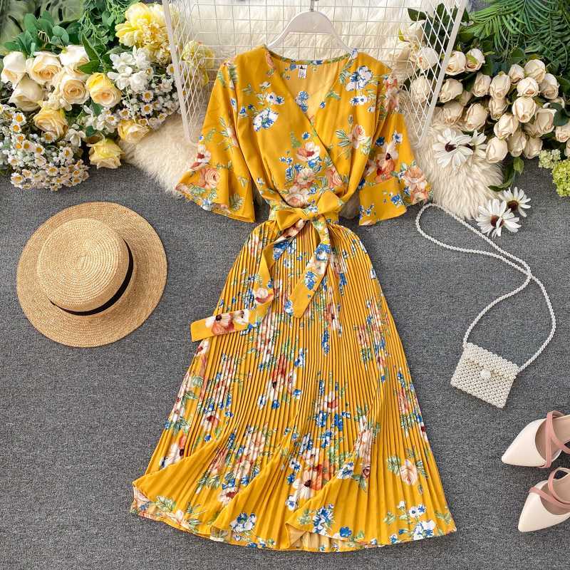 2020 Summer V Neck Floral Print Dress Women Flare Sleeve Chiffon Dress Ladies Casual Elegant Pleated Beach Holiday Dresses H071, Black
2020 Summer V Neck Floral Print Dress Women Flare Sleeve Chiffon Dress Ladies Casual Elegant Pleated Beach Holiday Dresses H071, Black