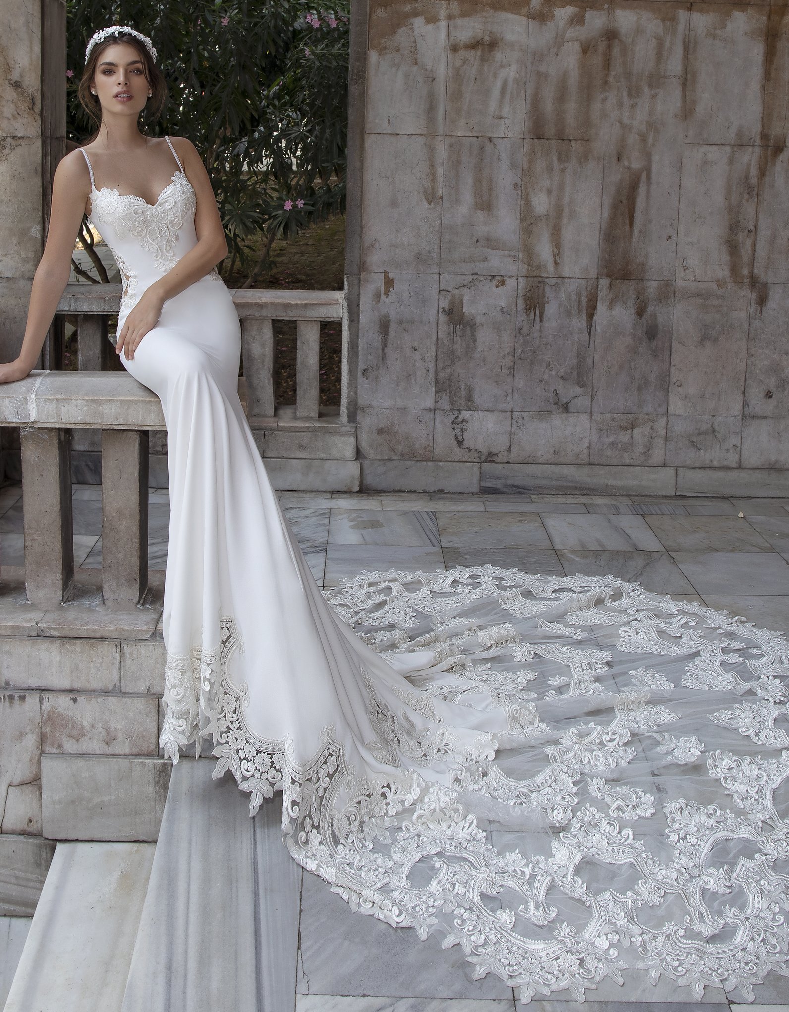Satin Mermaid Wedidng Dresses With Court Train Lace Applique Spaghetti Beach Wedding Dress Custom Made Summer Vestidos De Novia
