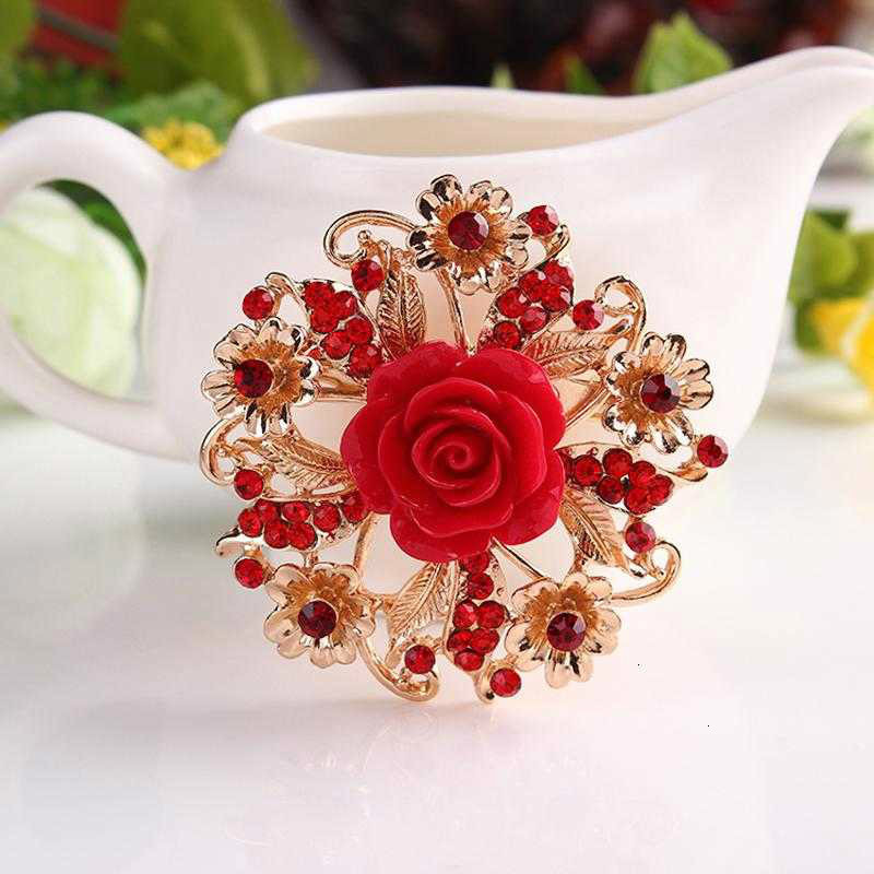 New Flower Brooches Pins Gold Brooch Plated Rhinestone Rose Brooches For Cheap Women Wedding Dress Decoration Jewelry
New Flower Brooches Pins Gold Brooch Plated Rhinestone Rose Brooches For Cheap Women Wedding Dress Decoration Jewelry
