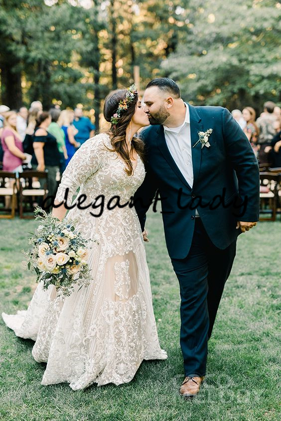 Plus Size Curvy Bride Wedding Dresses 2020 Luxury Lace Applique V-neck Long Sleeve Backless Country Garden Beach Wedding Gown
