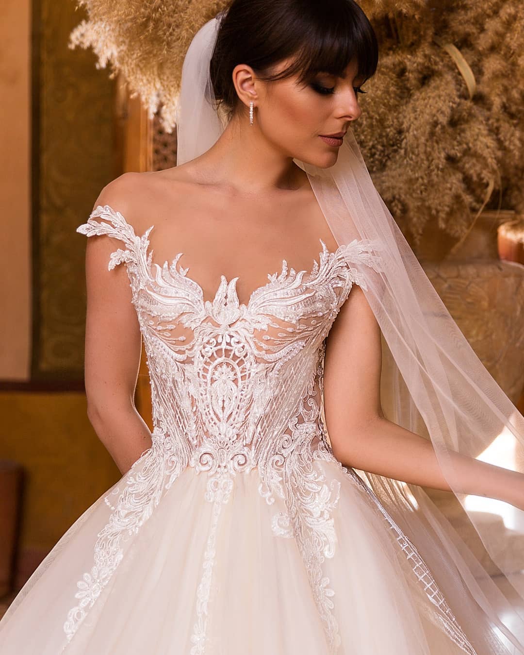 A Line Gorgeous Beaded Lace Wedding Dresses Sheer Off The Shoulder Appliqued Bridal Gowns Chapel Train Tulle Robe De Marie ppliqued
