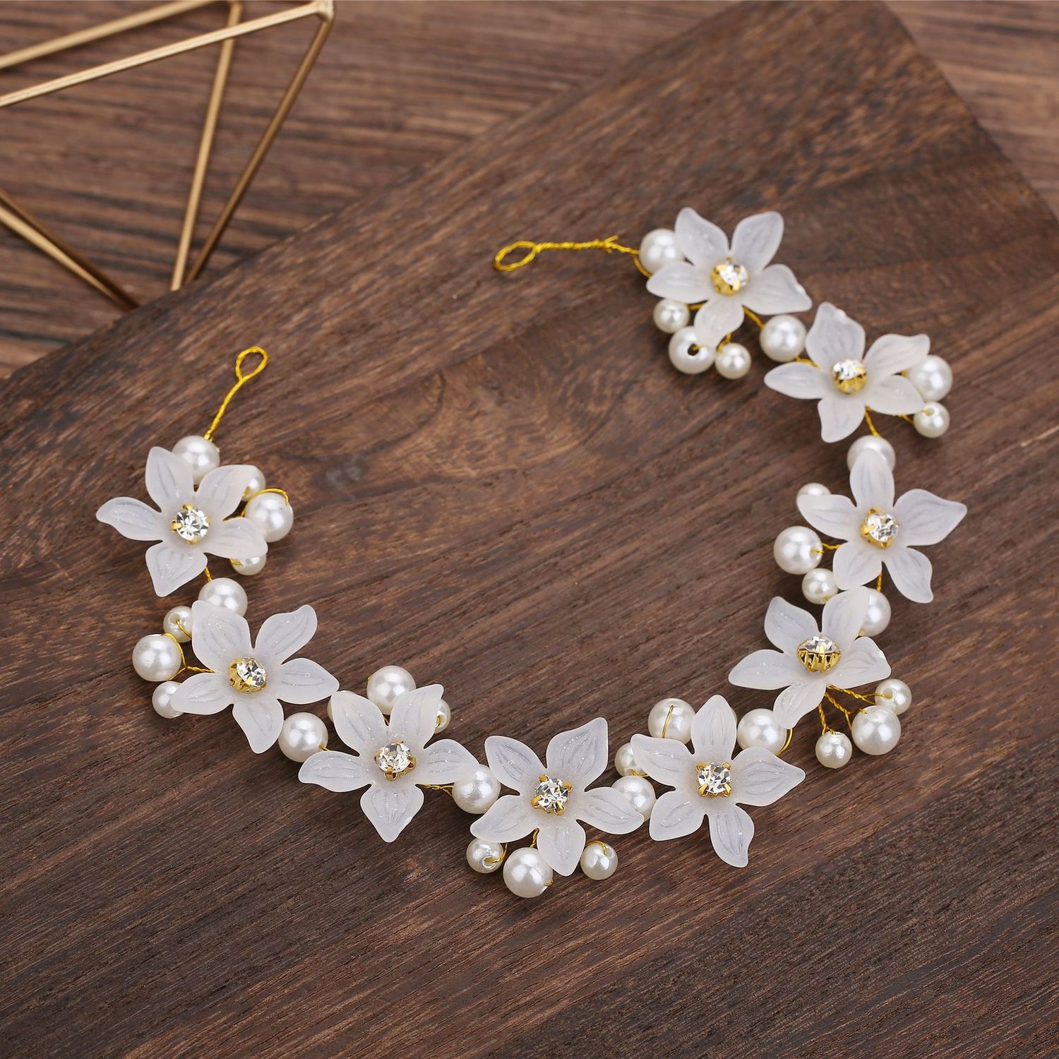 Bride Headwear Celestial Immortals Beautiful Flower Korean A String Of Beads U Type Hairpin Marry Wedding Dress Full Dress Hair Ornaments
Bride Headwear Celestial Immortals Beautiful Flower Korean A String Of Beads U Type Hairpin Marry Wedding Dress Full Dress Hair Ornaments