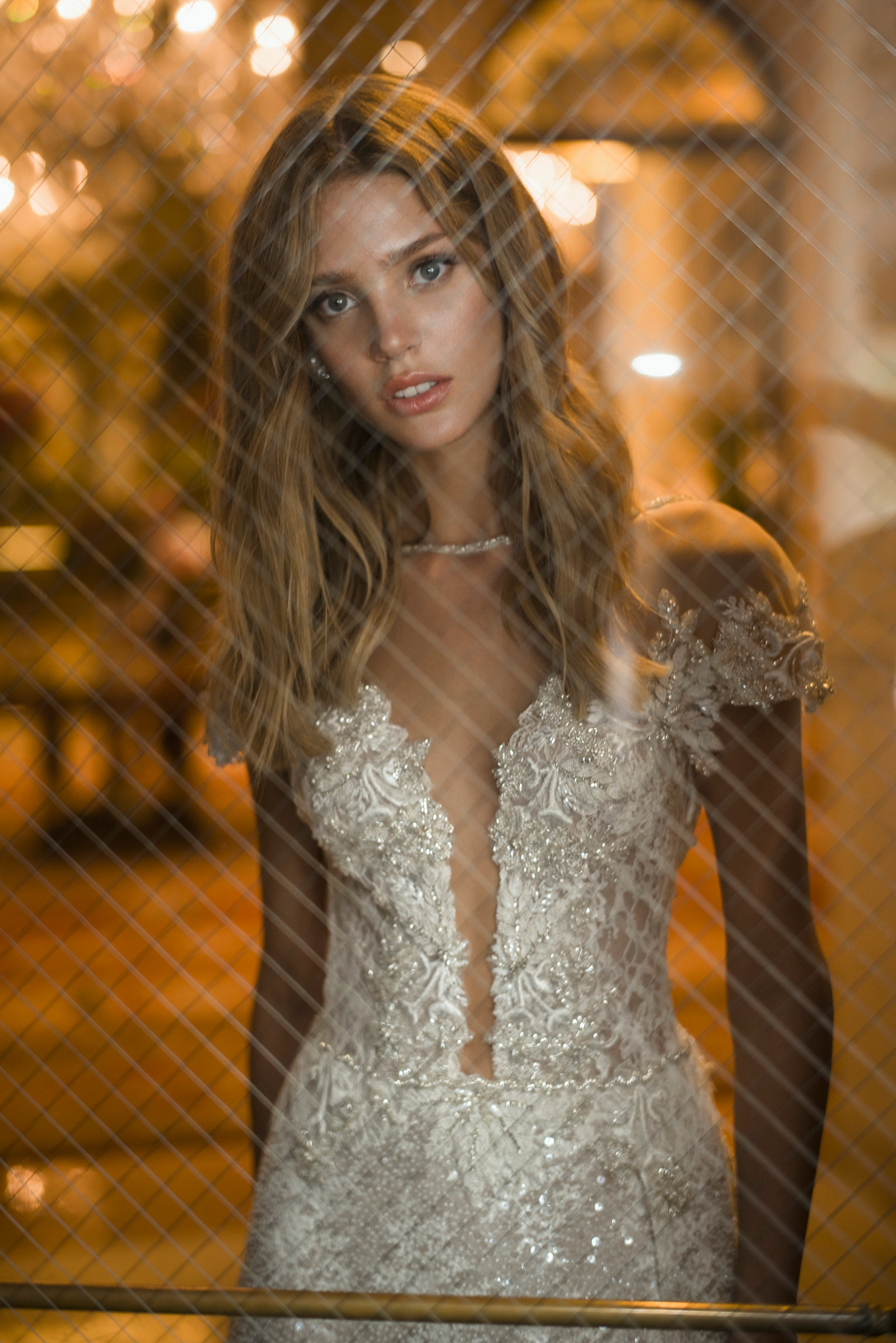 Sexy Thigh Slit Dresses Sheer Jewel Neck A Line Lace Bridal Gowns With Sequined Backless Plus Size Vestidos De Noiva Wedding Dress