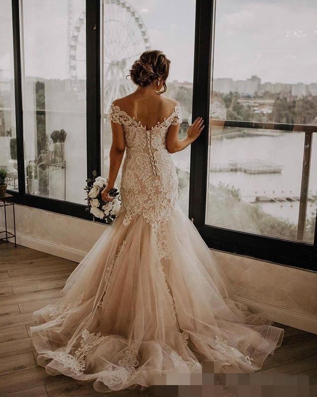 2020 Eegant Lace Mermaid Wedding Dresses Short Cap Sleeves Sweep Train Corset Back Off the Shoulder Dubai Wedding Gown vestido de novia