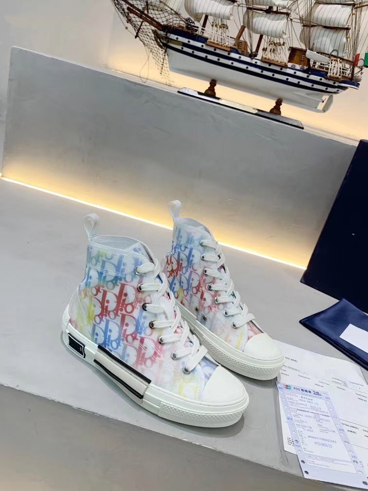 20SS High Top Low Quality Limited Luxury Men Women Retro Triple basket Oblique Trainers Basketball Shoes Sneakers Running Shoes
20SS High Top Low Quality Limited Luxury Men Women Retro Triple basket Oblique Trainers Basketball Shoes Sneakers Running Shoes
