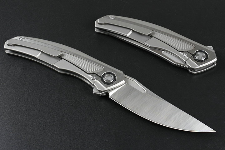 New recommended Bear Head Quantum Titanium Handle Quick Opening Bearing Knife S35VN camping hunting knife folding knife
New recommended Bear Head Quantum Titanium Handle Quick Opening Bearing Knife S35VN camping hunting knife folding knife