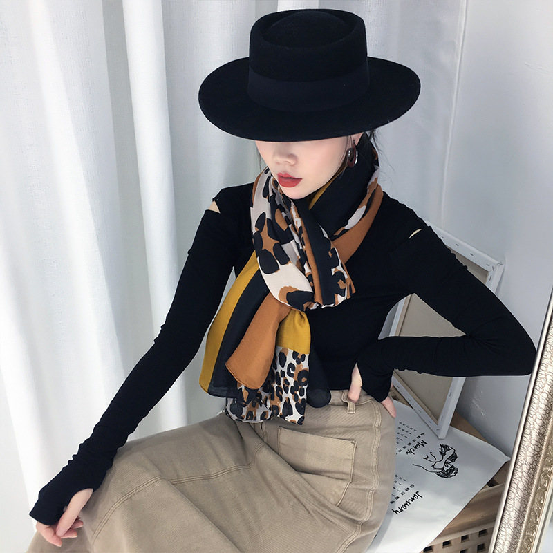 Designer scarf retro leopard print color contrast shawl star same model catwalk scarf rings
Designer scarf retro leopard print color contrast shawl star same model catwalk scarf rings