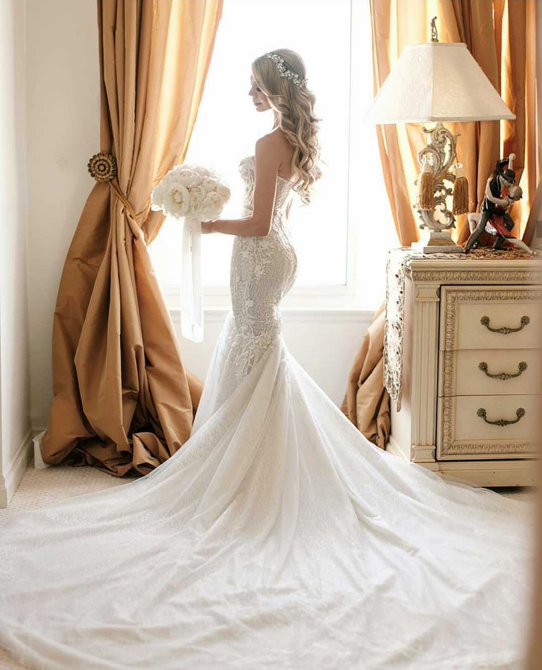 2019 Latest Mermaid Wedding Dresses Romantic Sweetheart Lace Applique Court Train Bridal Gowns Custom Made Beach Wedding Dress Vestidos