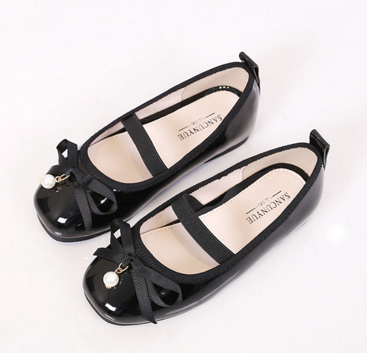 Summer Girls Leather Sandals Kids Pearls Single Shoes Children Flat Soft Sandal Toddler Princess Shoes Girls Children Dance Shoe, Black
Summer Girls Leather Sandals Kids Pearls Single Shoes Children Flat Soft Sandal Toddler Princess Shoes Girls Children Dance Shoe, Black