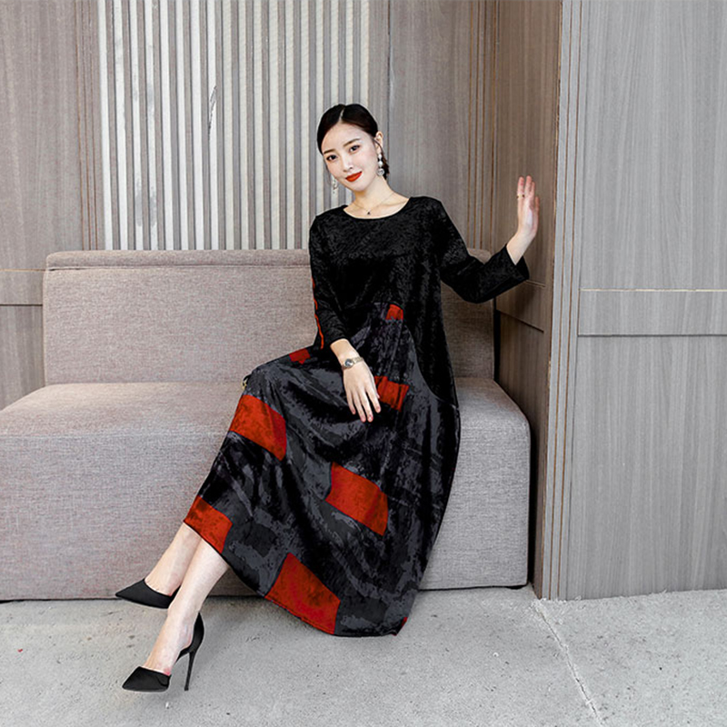 Gold velvet loose large size slim dress 2019 spring new Chinese style print stitching seven-point sleeve big swing dress m29, Black
Gold velvet loose large size slim dress 2019 spring new Chinese style print stitching seven-point sleeve big swing dress m29, Black
