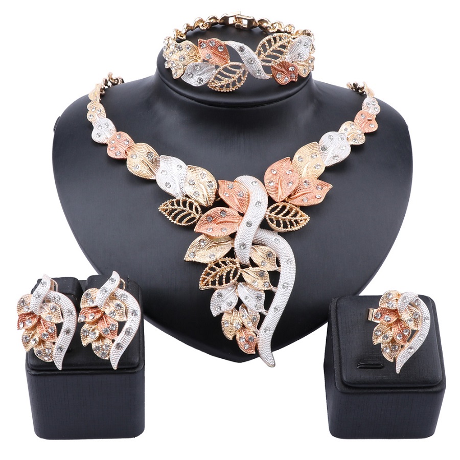 African Dubai Gold Jewelry Nigerian Crystal Necklace Hoop Earrings Ring Women Italian Bridal Jewelry Sets Wedding Accessories, Slivery;golden
African Dubai Gold Jewelry Nigerian Crystal Necklace Hoop Earrings Ring Women Italian Bridal Jewelry Sets Wedding Accessories, Slivery;golden