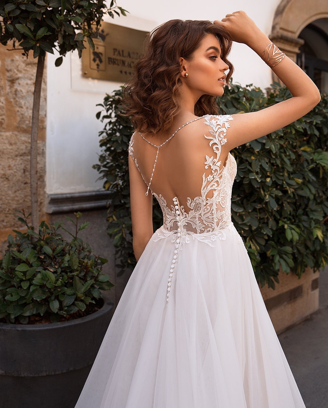 Backless Fashion Lace Wedding Dresses V Neck Bridal Gowns A Line Tulle Sweep Train Robe De Marie