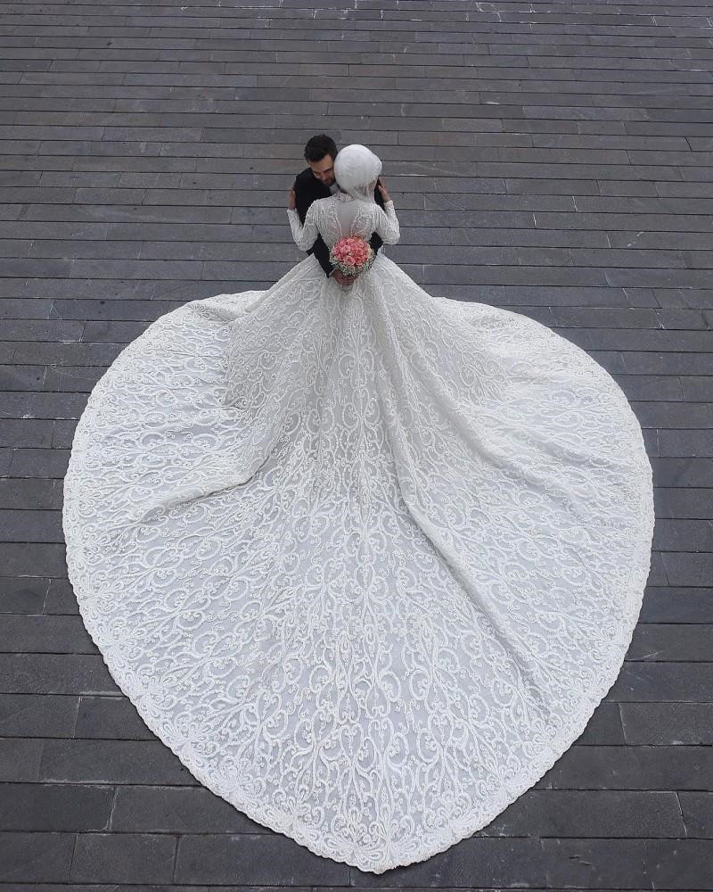 High Neck Long Sleeve Arabic Hijab Muslim Wedding Dresses 2019 Romantic Appliques Lace White Bridal Gowns Court Train abiti da sposa Custom