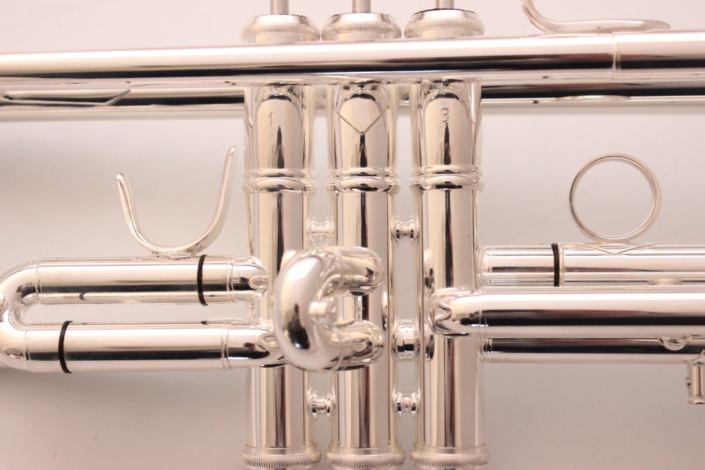 Bach Stradivarius Professional Bb Trumpet TR190S37 Silver Plated Instrumentos Musicales Mouthpiece