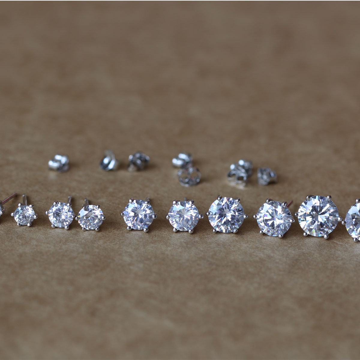 Fashion-925 Sterling Silver Six-Claw Stud Earrings for Women Fashion White Zircon Earrings Wedding Jewelry