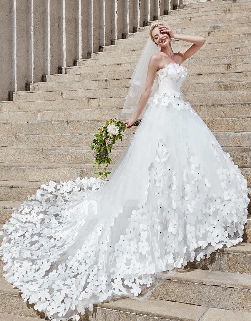 2020 Beautiful Wedding Dresses Strapless Hand Made Flowers Lace Up Tulle A Line Wedding Gowns Floor Length Bridal Dresses