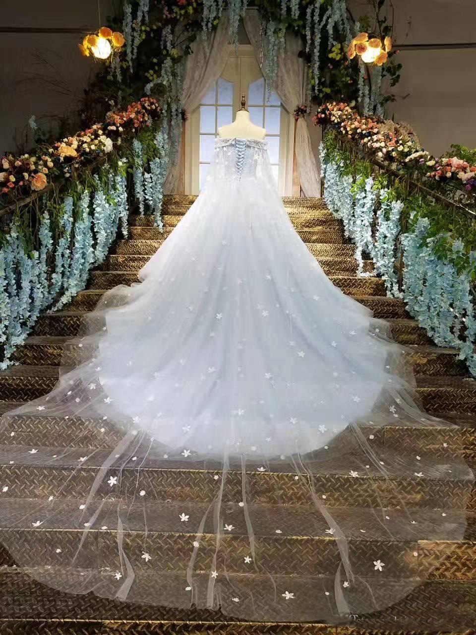 2019 Fall Snow Garden Ball Gown Wedding Dresses Off the Shoulder Wedding Dresses Western Handmade Flower Bridal Dresses