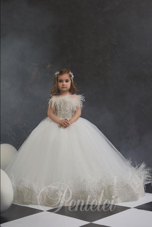 2020 Cute Ball Gown Flower Girl Dresses Strapless Sequins Beads Feather Girls Pageant Dress Custom Made Luxury First Communion Gowns