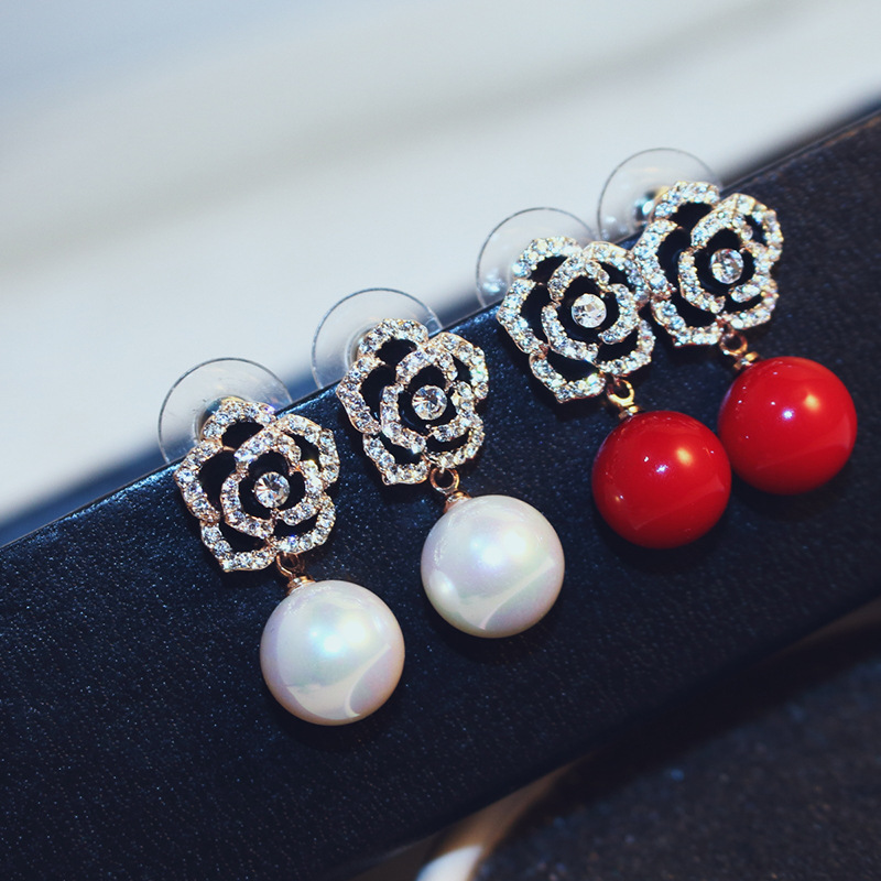 luxury designer jewelry women earrings flower red pearl stud diamond earrings elegant high-end retro silver asymmetric hoop fashion jewelry
luxury designer jewelry women earrings flower red pearl stud diamond earrings elegant high-end retro silver asymmetric hoop fashion jewelry