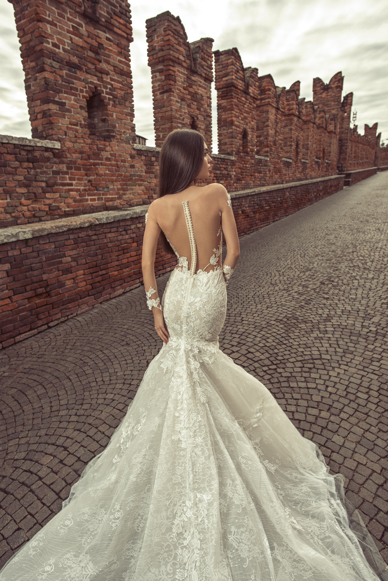 Julia Kontogruni 2019 Mermaid Wedding Dresses Off Shoulder Illusion Long Sleeve Lace Applique Beaded Beach Wedding Dress Bridal Gowns Cheap