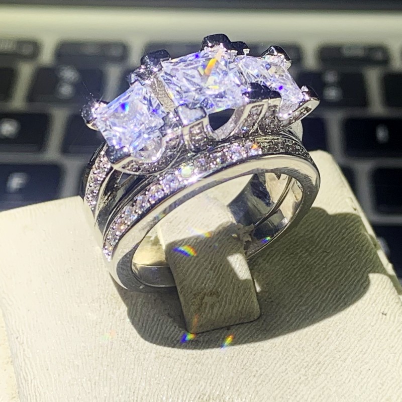 New Luxury Jewelry 925 Sterling Silver Three Stone Princess Cut White Topaz CZ Diamond Gemstones Women Wedding Party Bridal Ring Set Gift