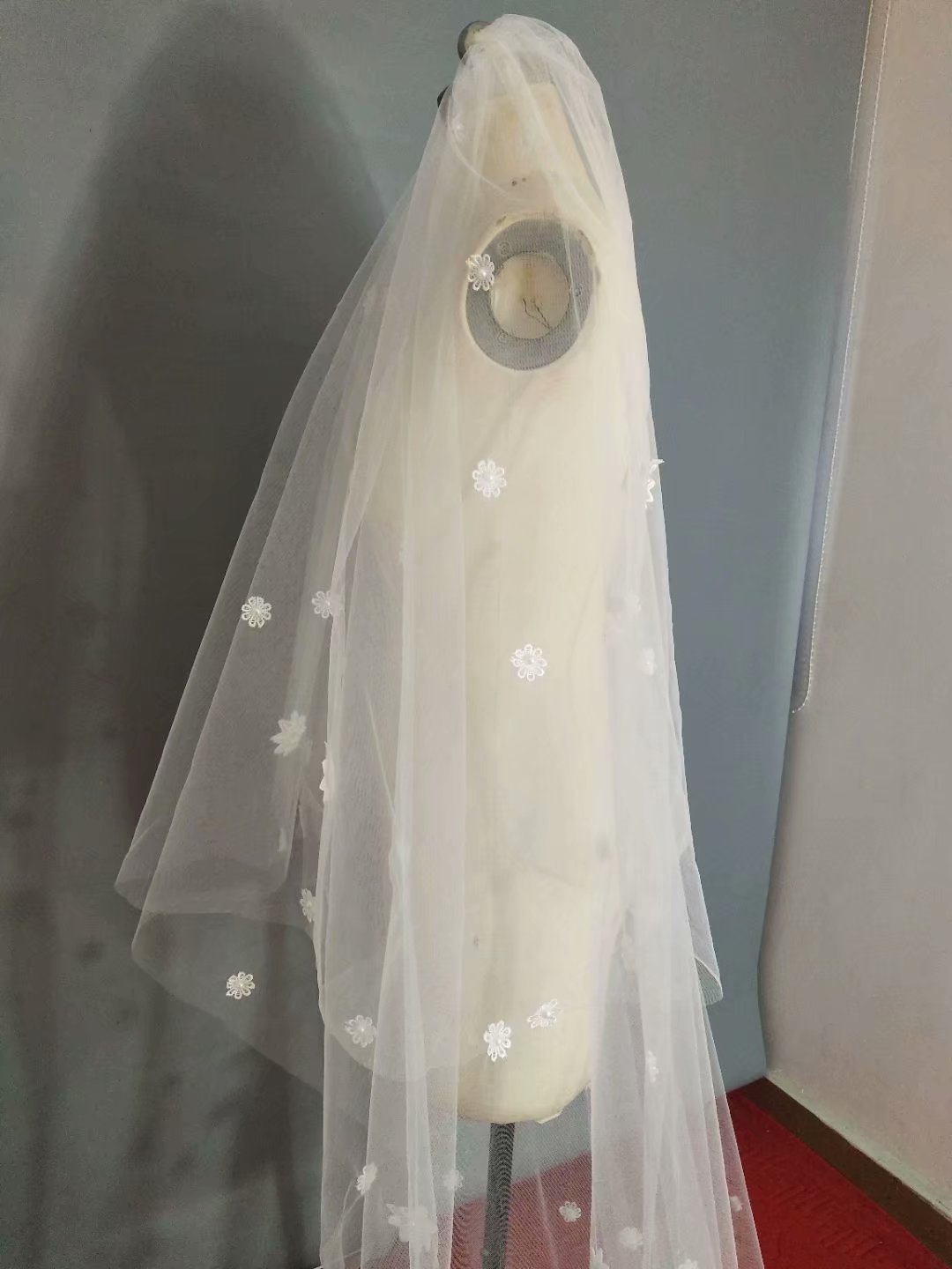 Free Shipping Long Wedding Veils Two Layers With Appliqued Blusher Custom Made Chapel Length Ivory White Bridal Veil With Comb Hot Selling